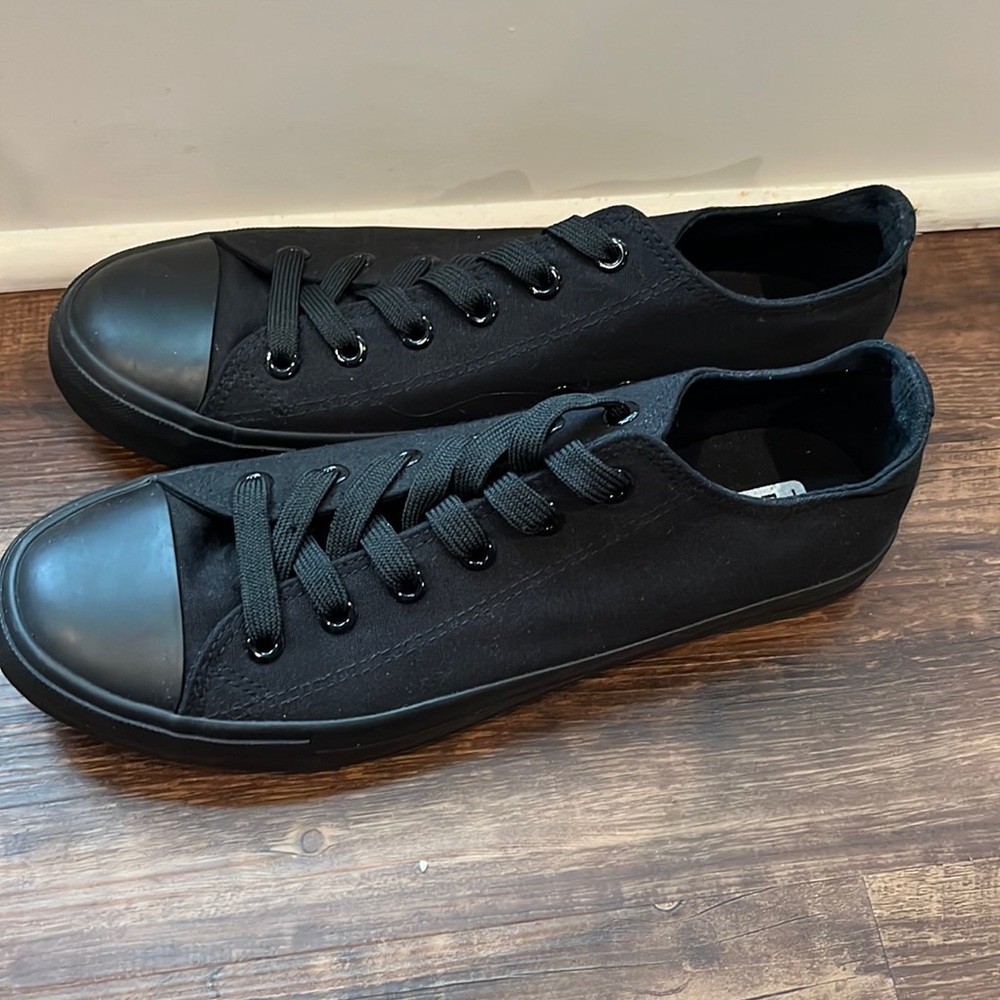 Ferrato mens sneakers size 10